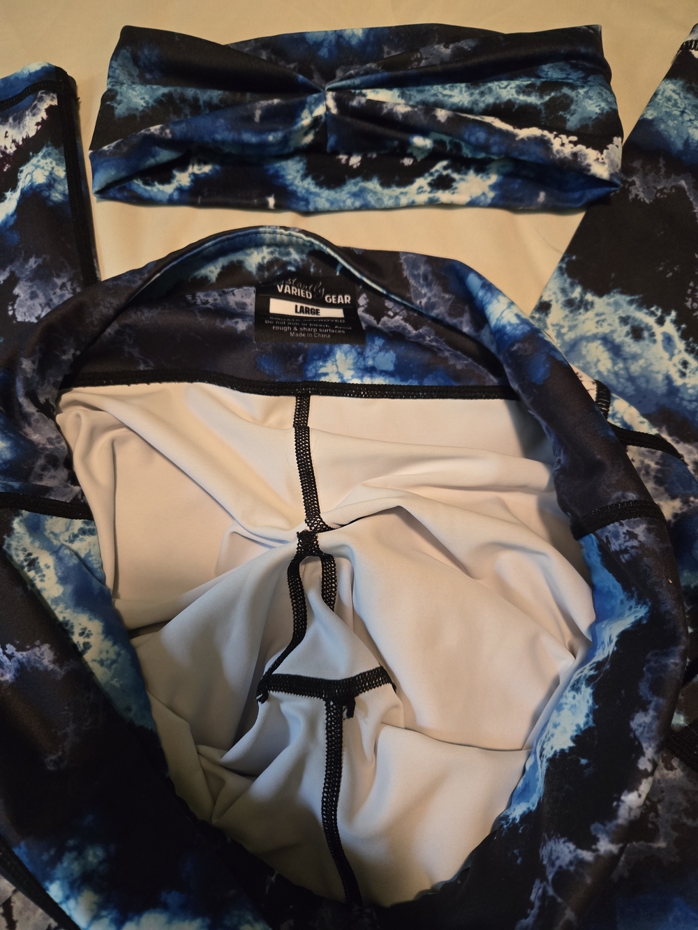 CVG Blue Wave Capris Length Leggings w/Matching Headband - Picture 3 of 3